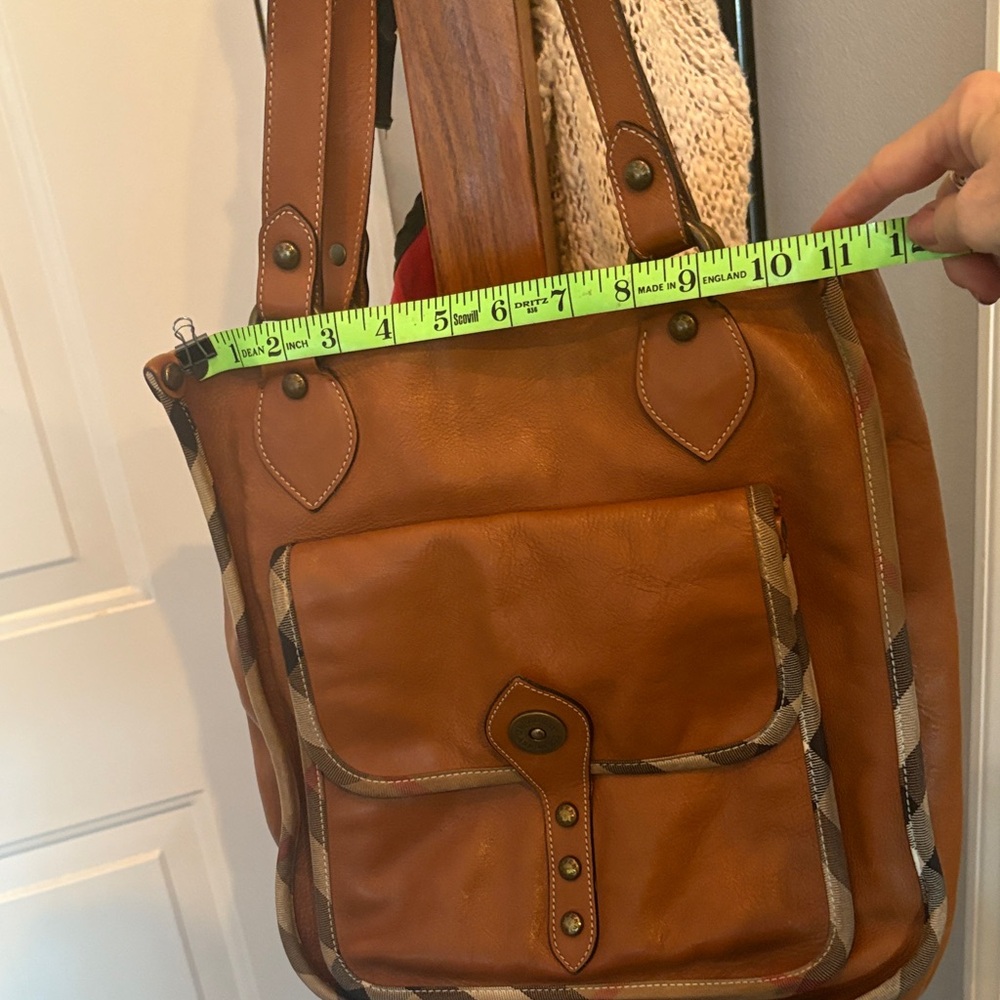 Burberry 💯 Leather Tote Bag - Picture 5 of 16
